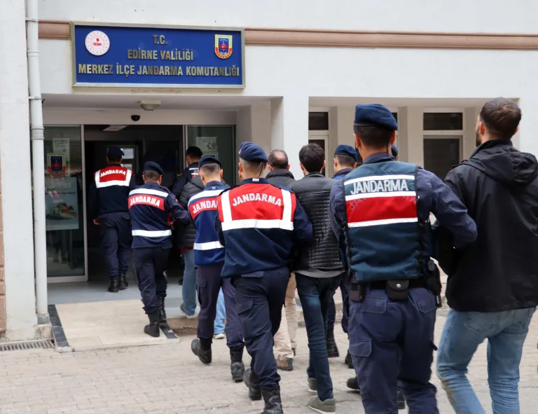Yunanistan’a kaçmaya çalışan 7 terör şüphelisi yakalandı