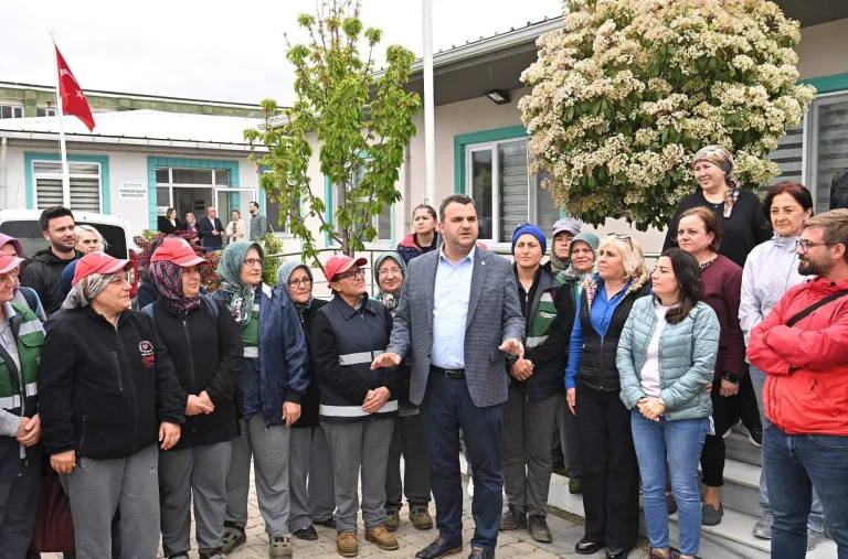 Başkan Nallar, belediye emekçilerinin bayramını kutladı