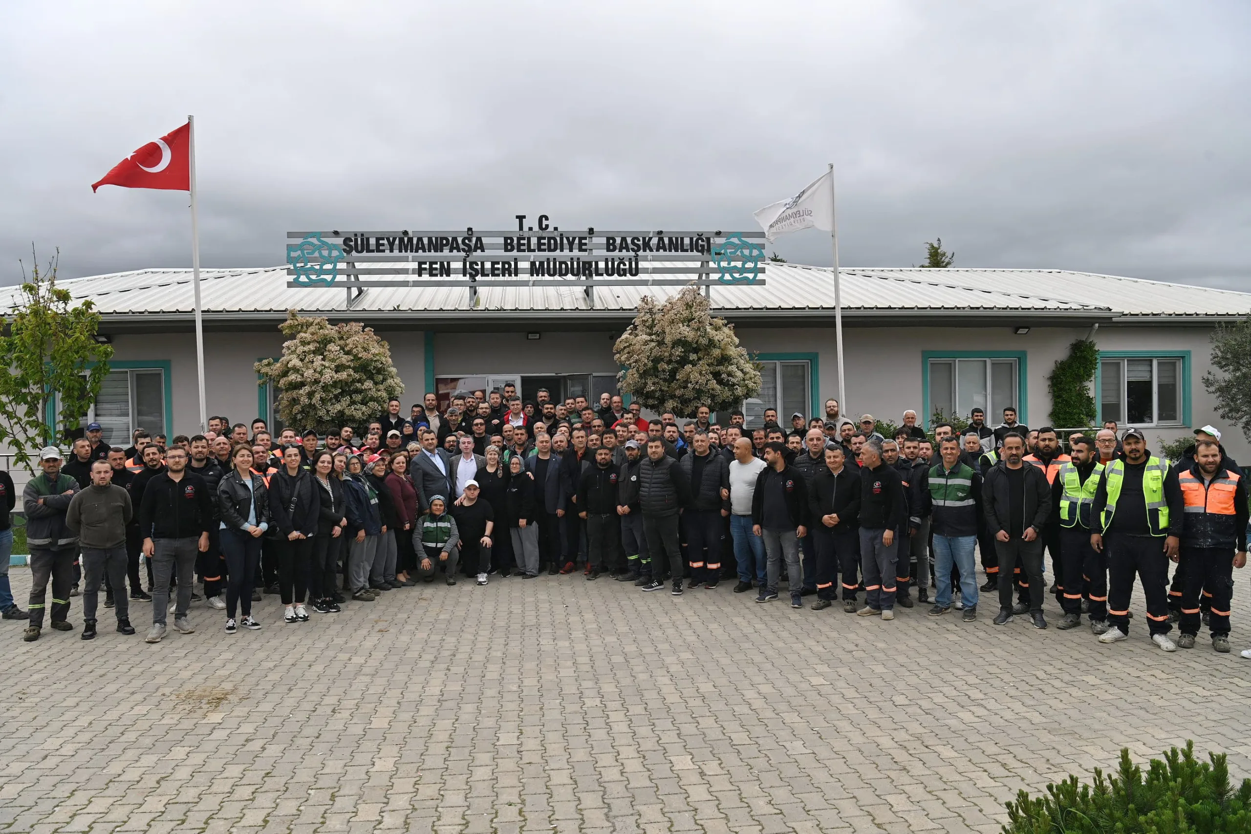 Başkan Nallar Belediye Emekçilerinin İşçi Bayramını Kutladı Başkan Nallar Belediye Emekçilerinin İşçi Bayramını Kutladı