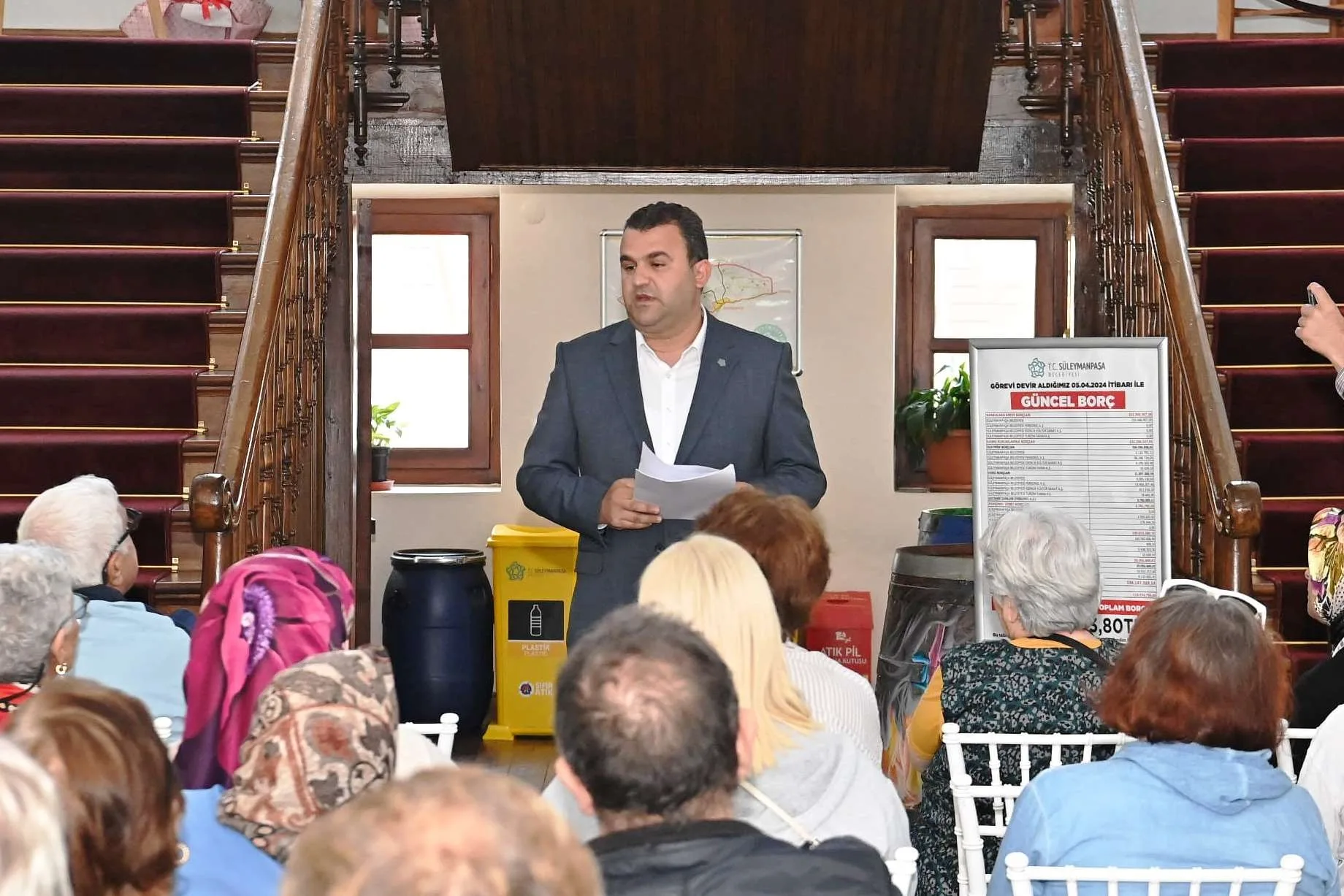 Başkan Volkan Nallar Halk Gününde vatandaşların istek ve görüşlerini dinledi Başkan Volkan Nallar Halk Gününde vatandaşların istek ve görüşlerini dinledi