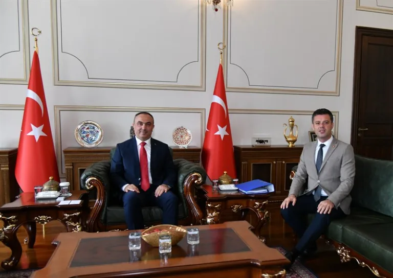 Çorlu Belediye Başkanı Sarıkurt Vali Soytürk’ü Ziyaret Etti
