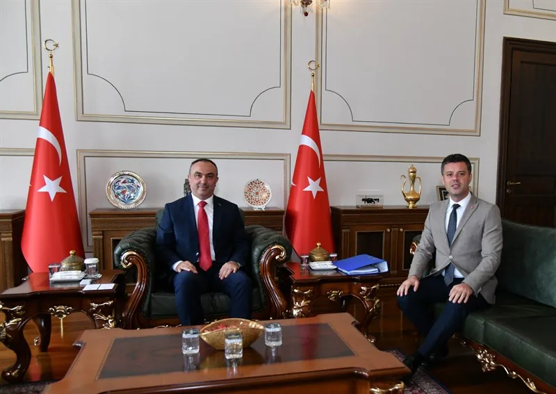Çorlu Belediye Başkanı Sarıkurt Vali Soytürk’ü Ziyaret Etti Çorlu Belediye Başkanı Sarıkurt Vali Soytürk’ü Ziyaret Etti