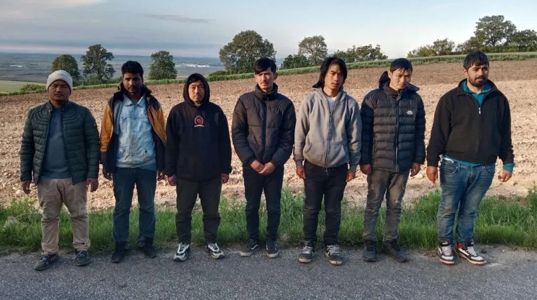 Edirne’de 19 kaçak göçmen yakalandı Edirne’de 19 kaçak göçmen yakalandı