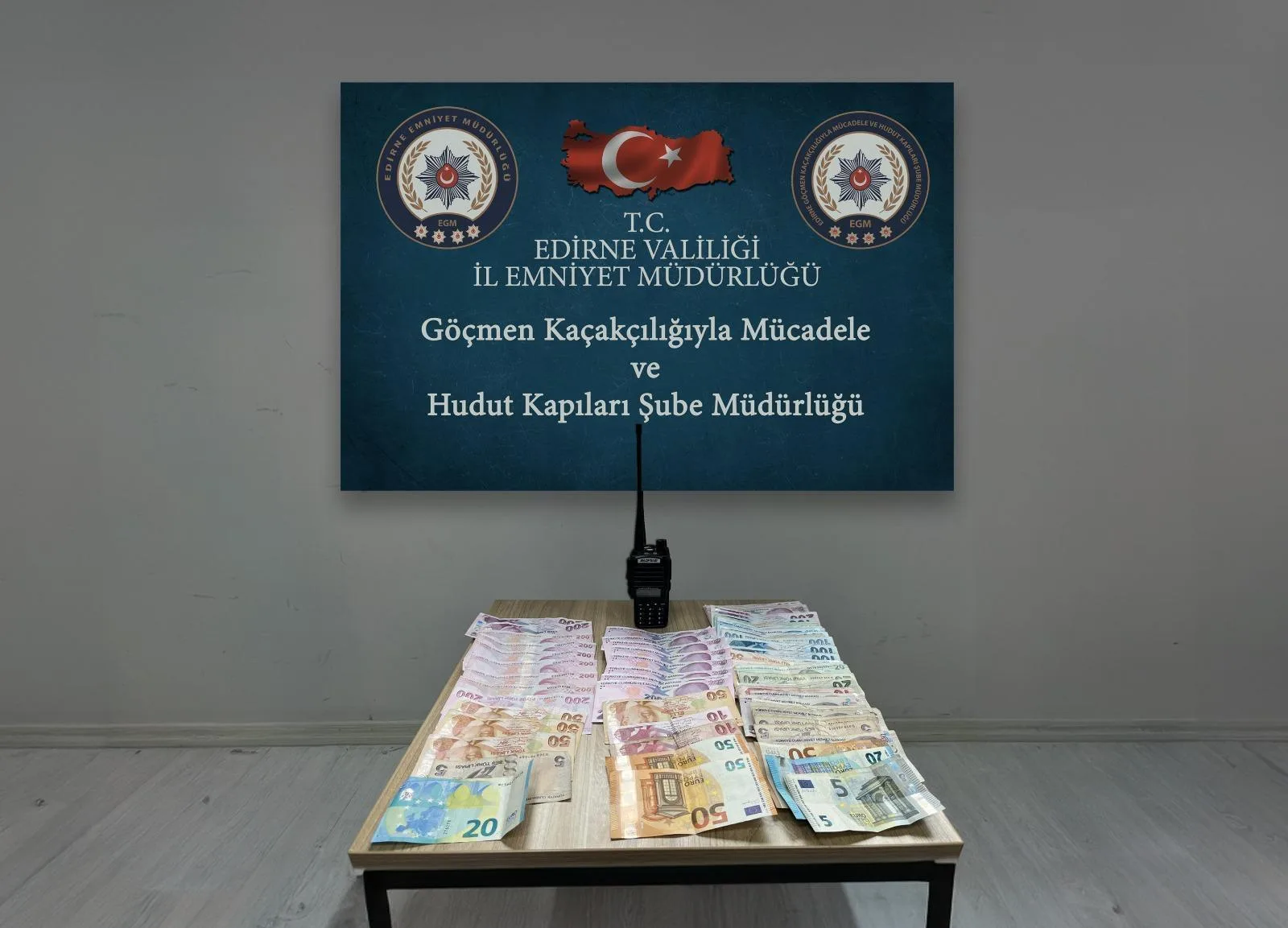 Edirne’de 2 göçmen kaçakçısı tutuklandı Edirne’de 2 göçmen kaçakçısı tutuklandı