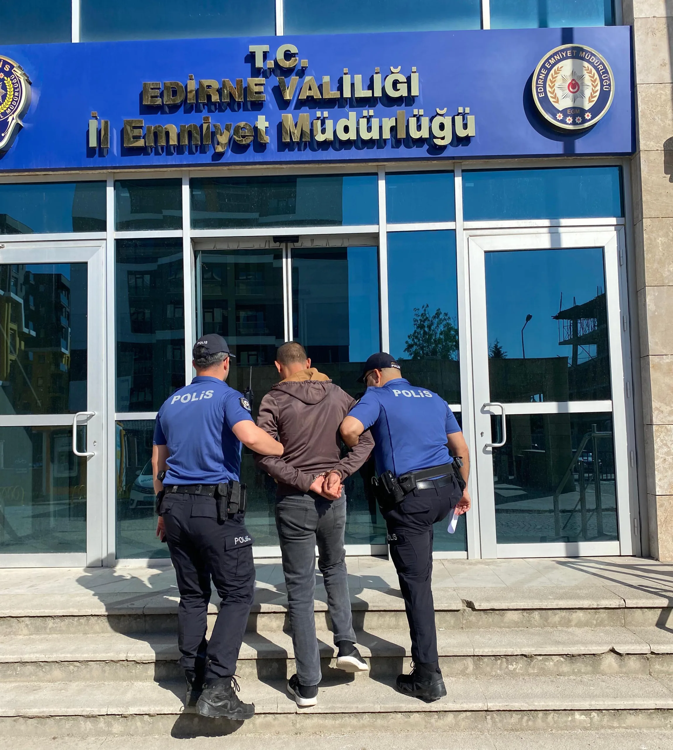 Edirne’de 22 yıla hükümlü cezaevi firarisi yakalandı Edirne’de 22 yıla hükümlü cezaevi firarisi yakalandı