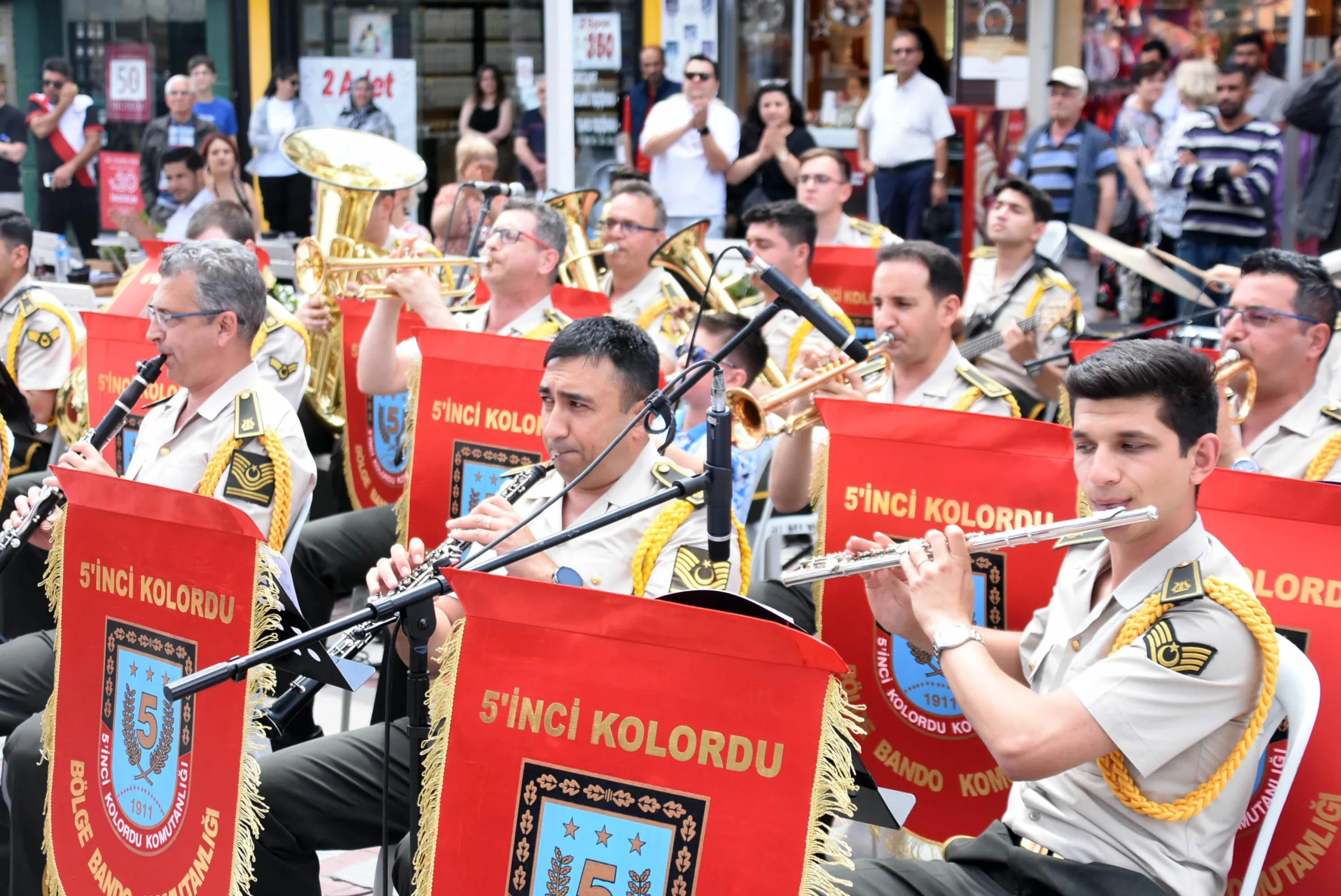 Edirne’de askeri bando, Doruk’un hayalini gerçekleştirdi Edirne’de askeri bando, Doruk’un hayalini gerçekleştirdi