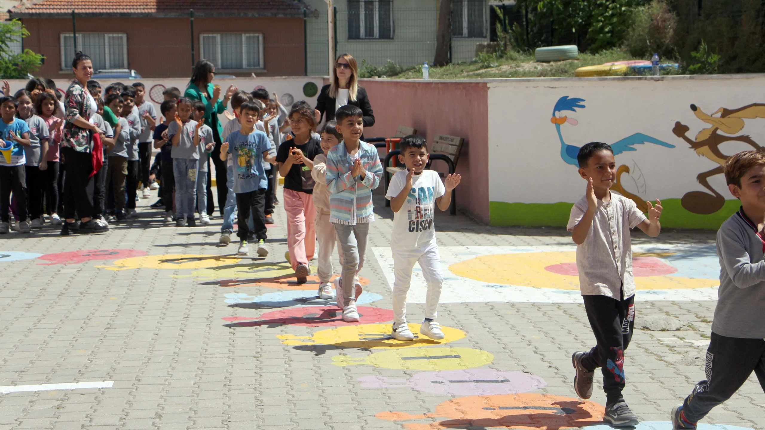 Edirne’de devamsızlık yapan öğrenciler için okullarda geleneksel spor alanı oluşturuldu Edirne’de devamsızlık yapan öğrenciler için okullarda geleneksel spor alanı oluşturuldu