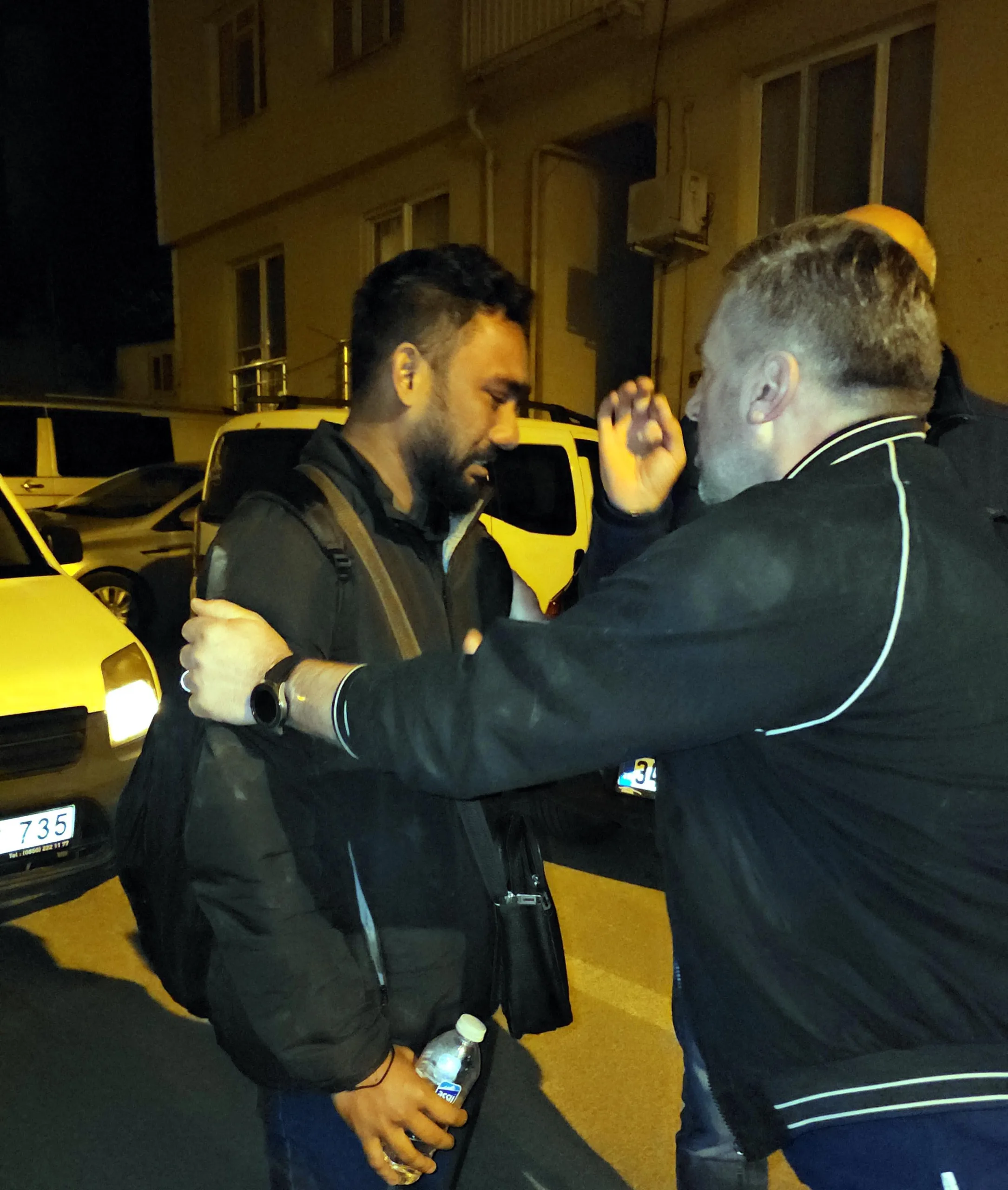 Edirne’de rehin alınıp ailesinden fidye istenen Hintli, polis operasyonuyla kurtarıldı Edirne’de rehin alınıp ailesinden fidye istenen Hintli, polis operasyonuyla kurtarıldı