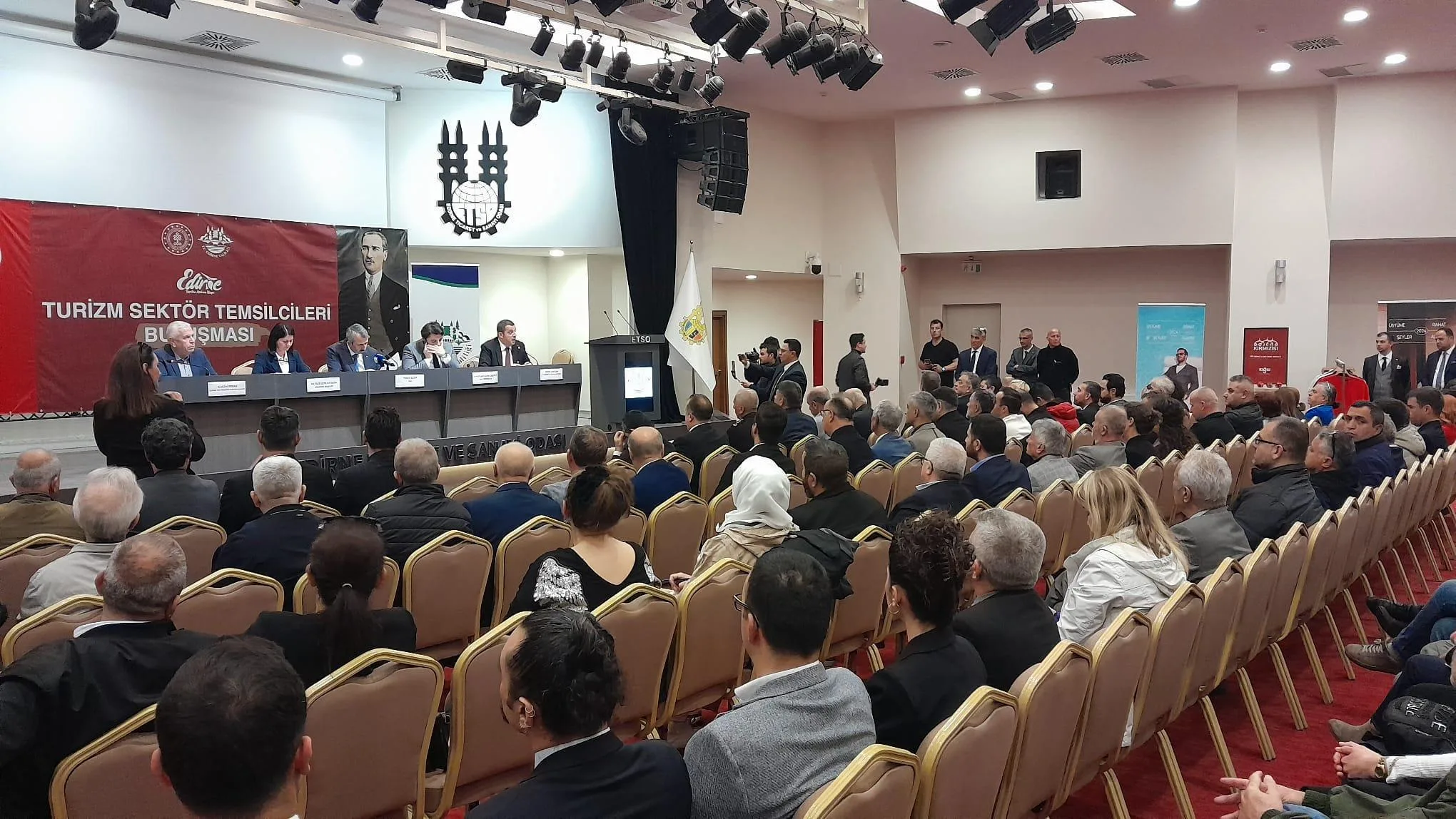 Edirne’de turizm sektör temsilcileri bir araya geldi Edirne’de turizm sektör temsilcileri bir araya geldi