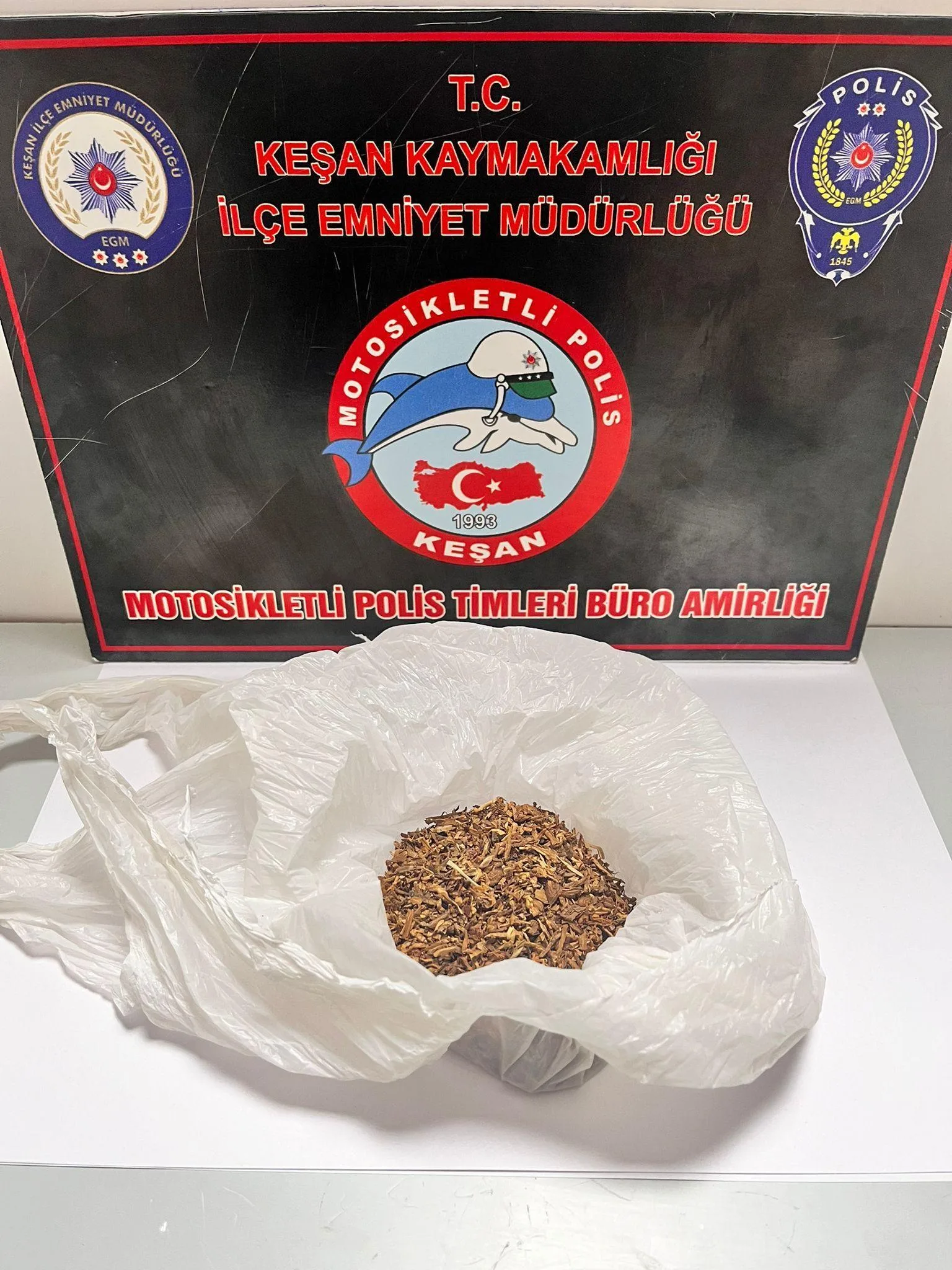 Edirne’de uyuşturucuyla yakalanan 2 şüpheliye gözaltı Edirne’de uyuşturucuyla yakalanan 2 şüpheliye gözaltı