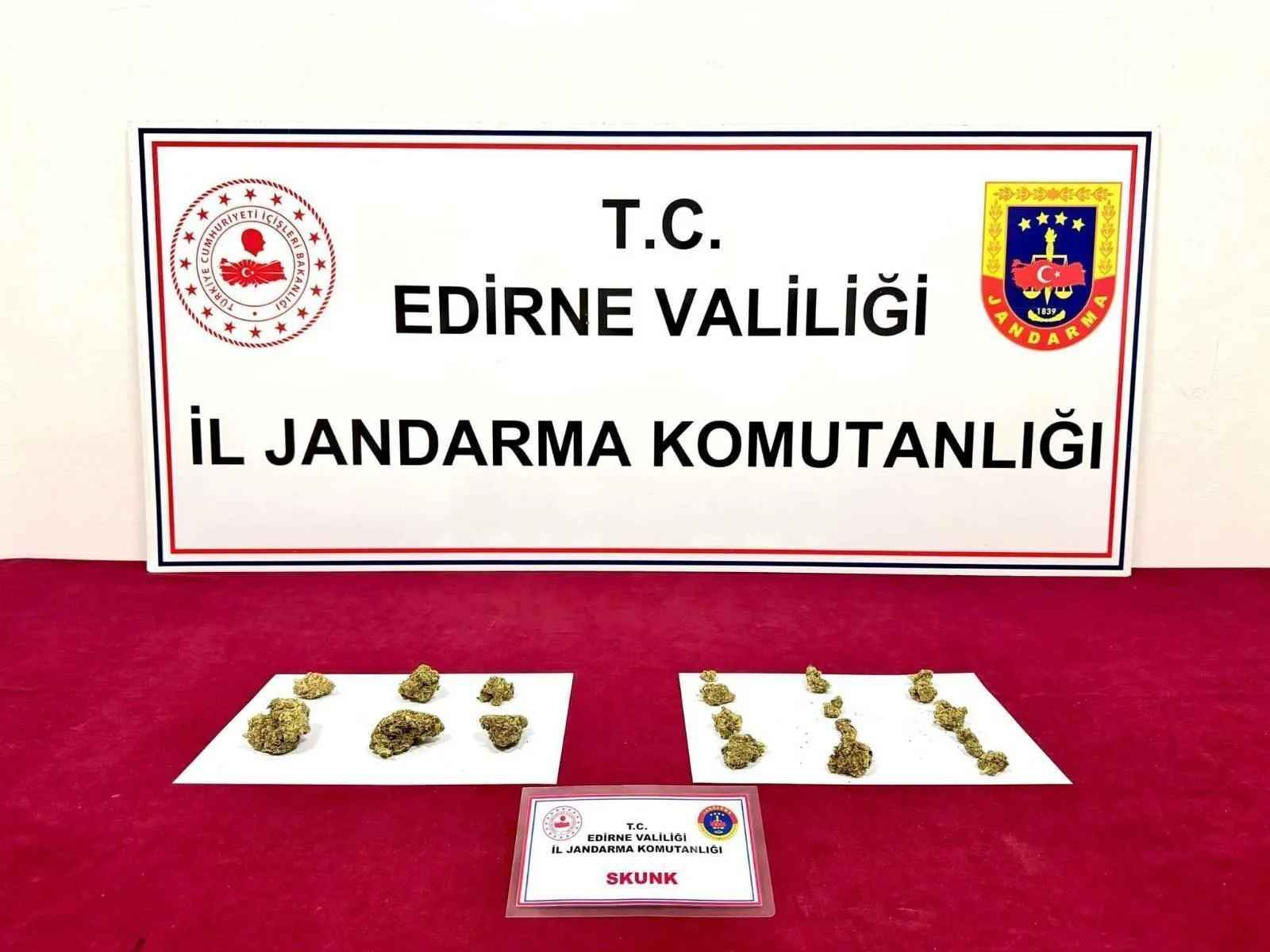 Edirne’de üzerinde uyuşturucuyla yakalanan şüpheliye gözaltı Edirne’de üzerinde uyuşturucuyla yakalanan şüpheliye gözaltı