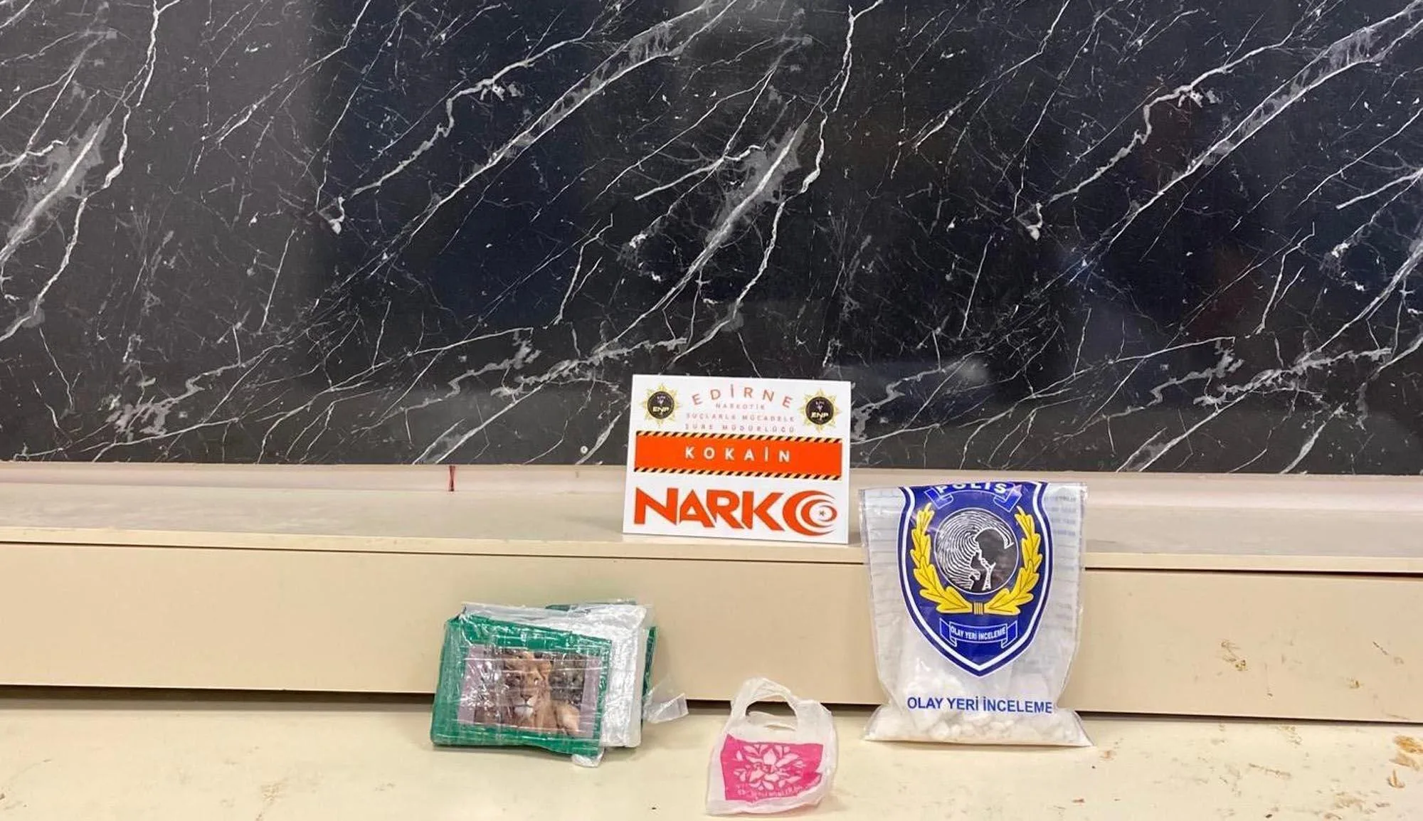 Kapıkule ve Hamzabeyli’de 2 kilo 228 gram uyuşturucu ele geçirildi Kapıkule ve Hamzabeyli’de 2 kilo 228 gram uyuşturucu ele geçirildi