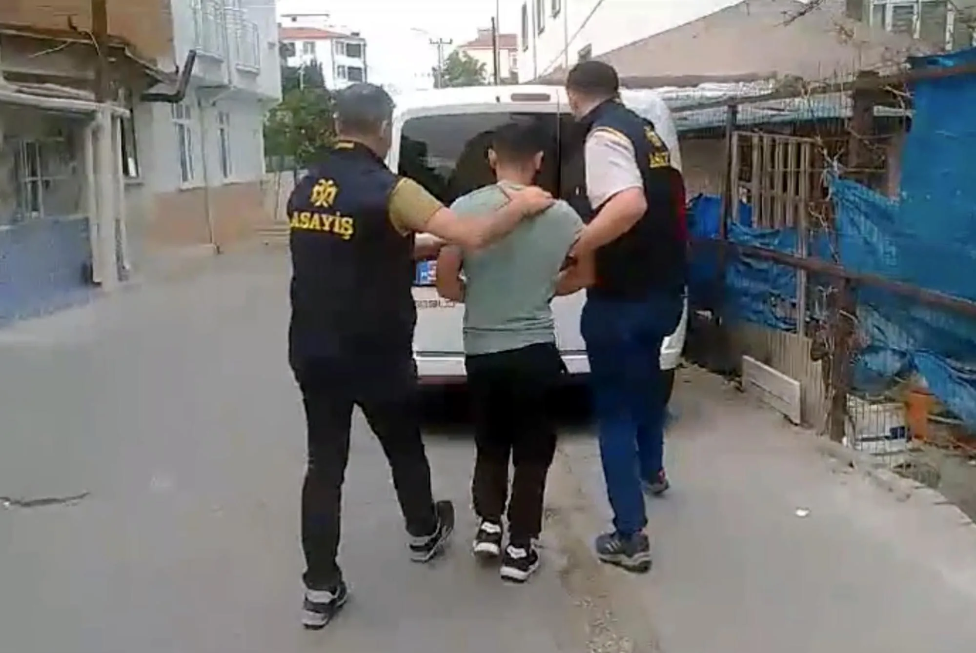 Aranan 121 Şüpheli Yakalandı; 50’si Tutuklandı Aranan 121 Şüpheli Yakalandı; 50’si Tutuklandı