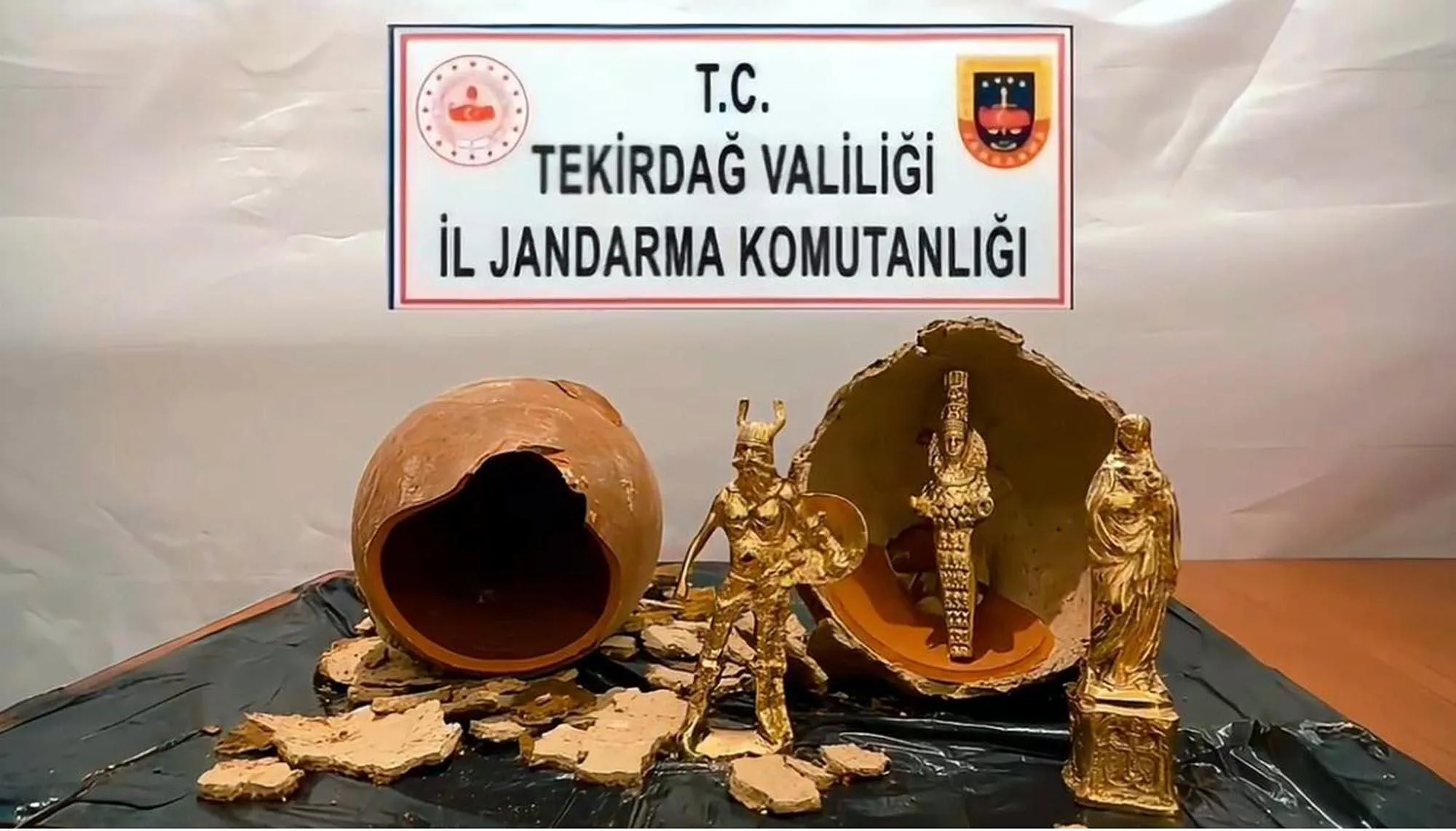 Tarihi Eser Dolandırıcılığı Operasyonu: 2 Gözaltı Tarihi Eser Dolandırıcılığı Operasyonu: 2 Gözaltı