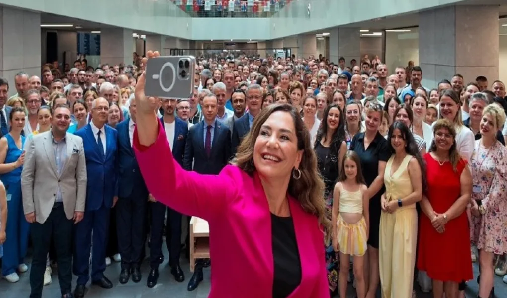 BAŞKAN YÜCEER BÜYÜKŞEHİR AİLESİYLE BAYRAMLAŞTI BAŞKAN YÜCEER BÜYÜKŞEHİR AİLESİYLE BAYRAMLAŞTI