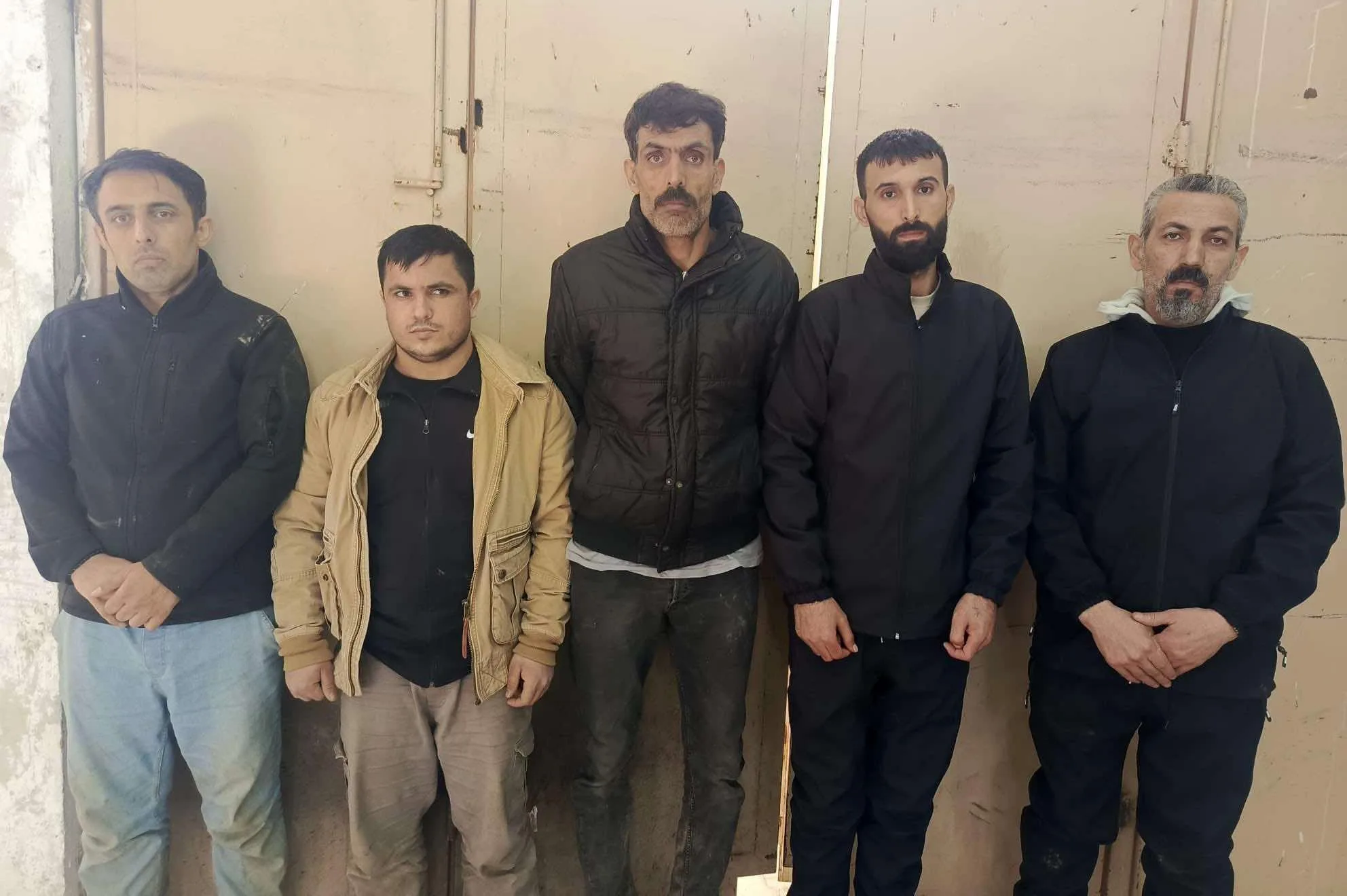 Edirne’de 16 kaçak göçmen yakalandı (2) Edirne’de 16 kaçak göçmen yakalandı (2)