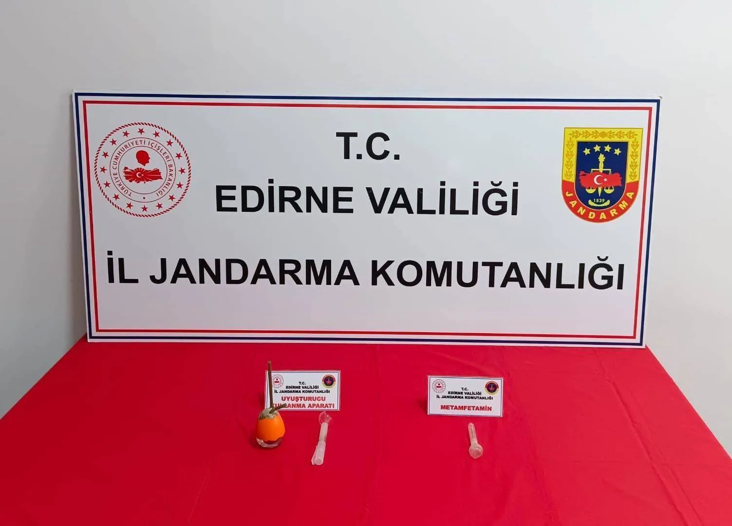 Edirne’de 2 araçta uyuşturucu ele geçirildi Edirne’de 2 araçta uyuşturucu ele geçirildi