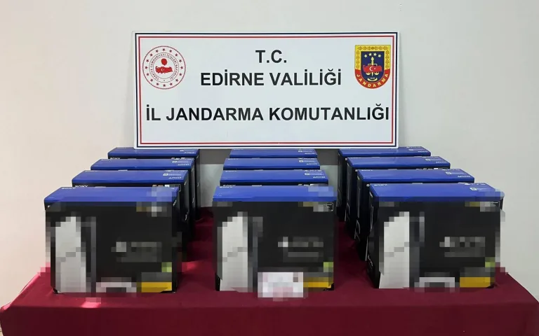 Edirne’de 300 bin lira değerinde gümrük kaçağı 12 oyun konsolu ele geçirildi