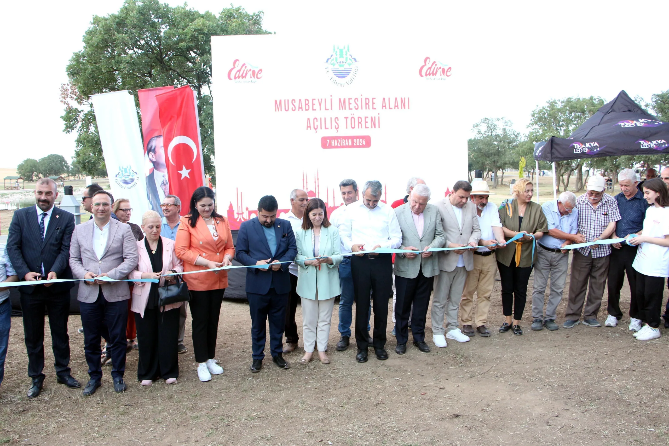 Edirne’de, 300 dönümlük alana yapılan Musabeyli Mesire alanı hizmete açıldı Edirne’de, 300 dönümlük alana yapılan Musabeyli Mesire alanı hizmete açıldı