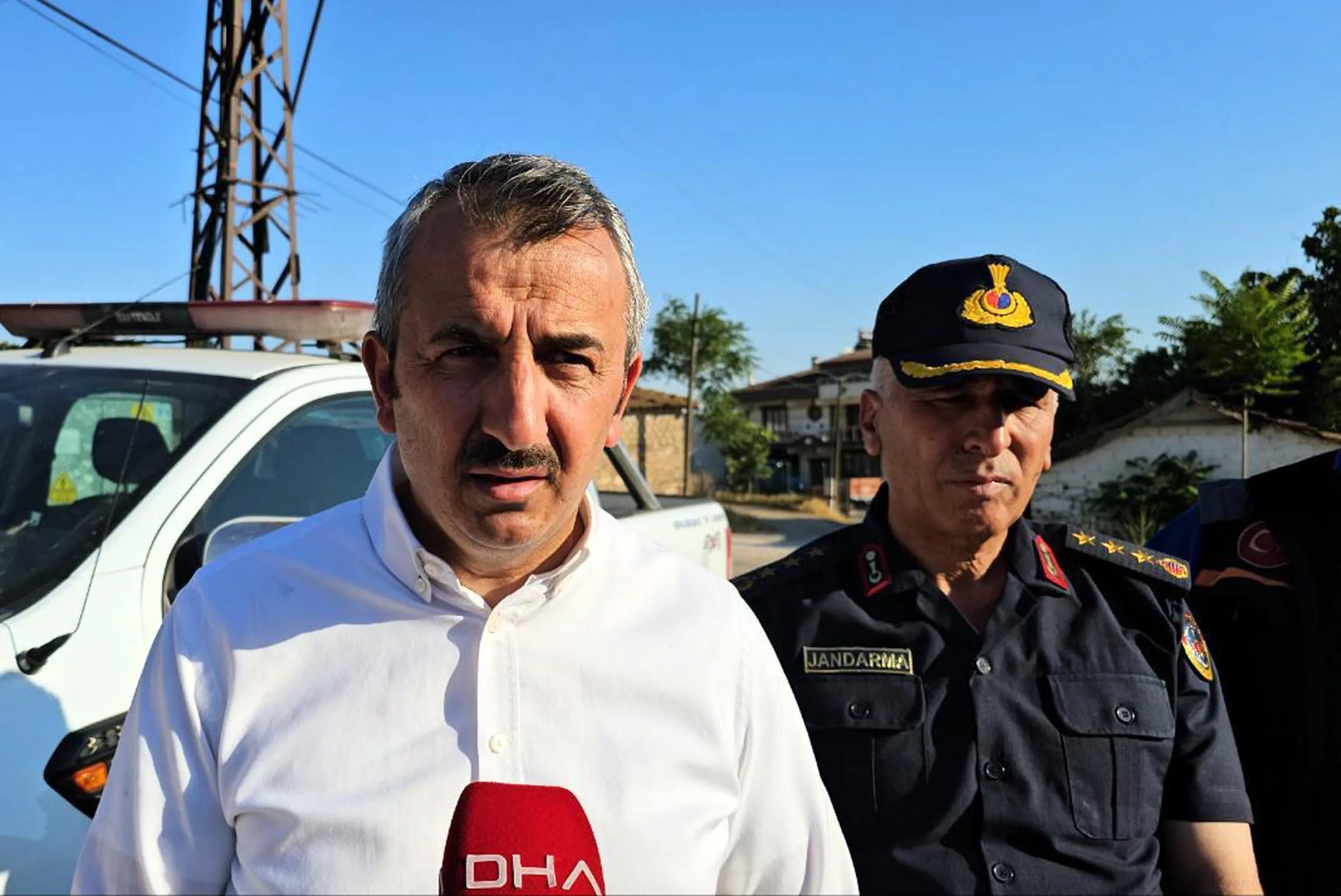 Edirne’de buğday tarlasında çıkan yangın, ağaçlara sıçradı (3) Edirne’de buğday tarlasında çıkan yangın, ağaçlara sıçradı (3)