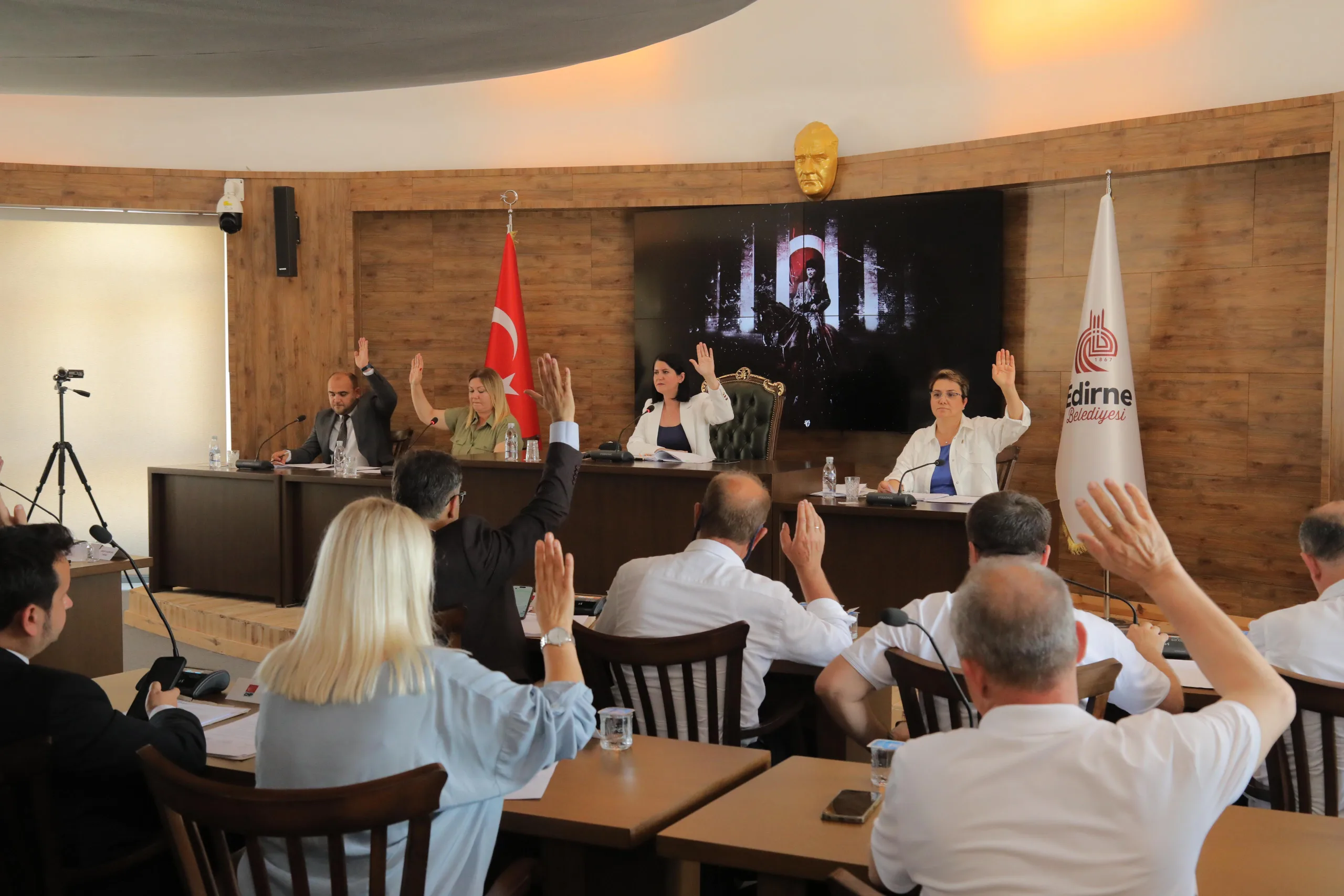 Edirne’de minibüs, taksi ve servis ücretlerine zam Edirne’de minibüs, taksi ve servis ücretlerine zam