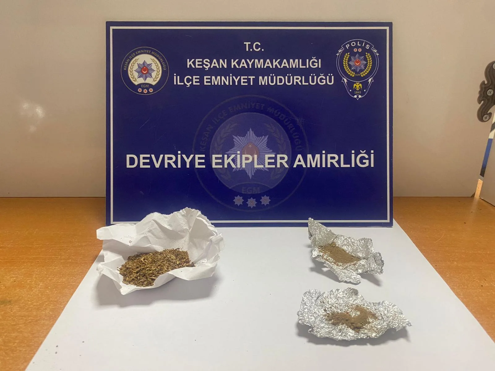 Edirne’de uyuşturucuyla yakalanan 4 şüpheliye gözaltı Edirne’de uyuşturucuyla yakalanan 4 şüpheliye gözaltı