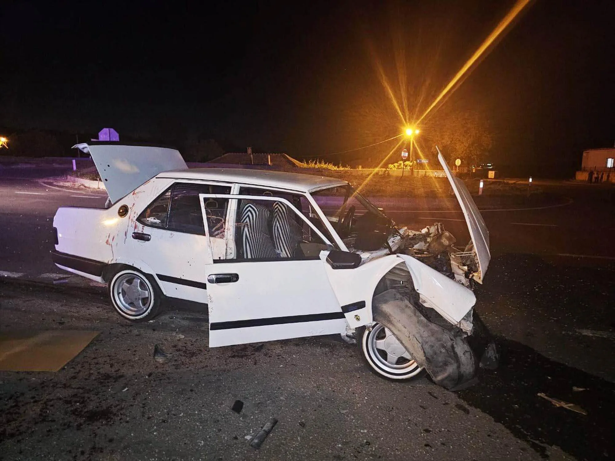 Malkara’da iki otomobil çarpıştı: 4 Malkara’da iki otomobil çarpıştı: 4