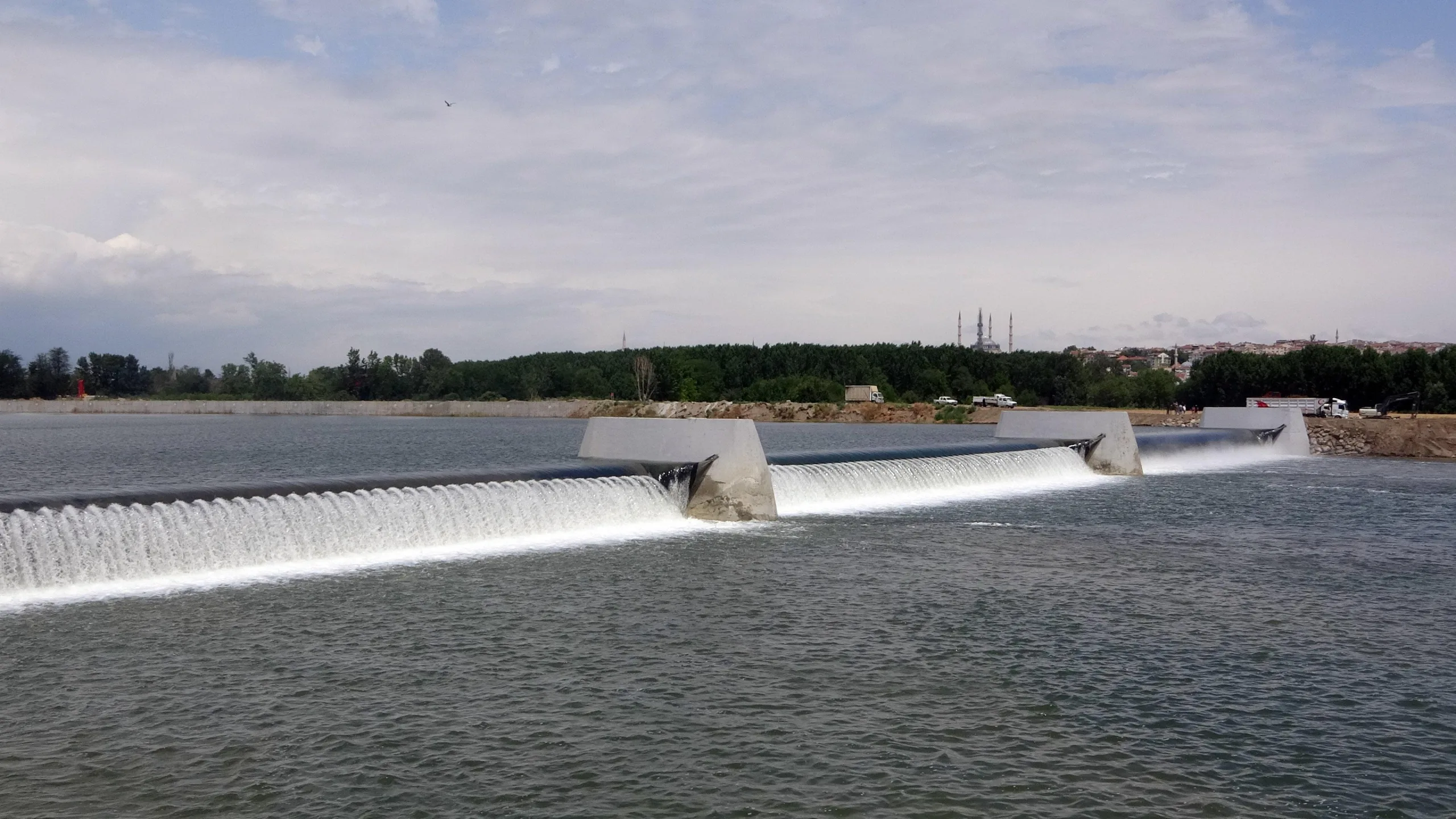 Meriç Nehri’nde arızalanan hidroelektrik santrali, güçlendirilip test aşamasına alındı Meriç Nehri’nde arızalanan hidroelektrik santrali, güçlendirilip test aşamasına alındı