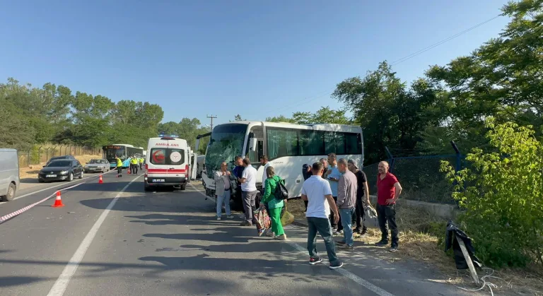İşçi Servis Midibüsü İle Minibüs Çarpıştı; 2 Ölü, 9 Yaralı