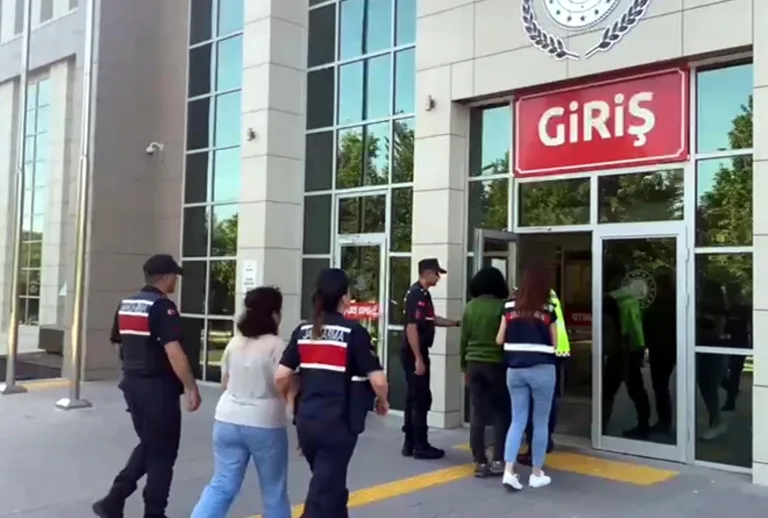Terör Örgütlerine Fon Sağlayan 2 Şüpheliye Gözaltı