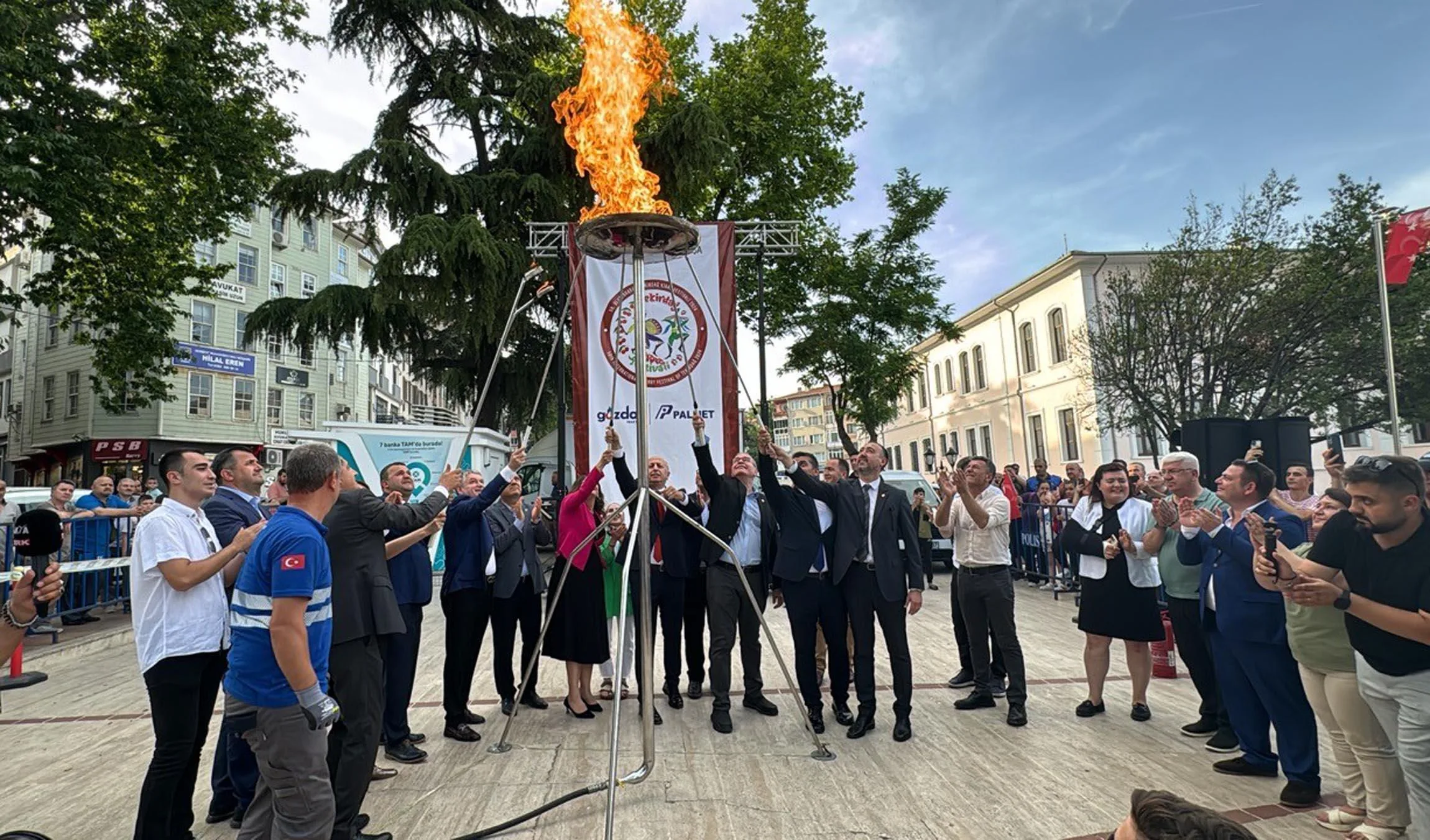 Tekirdağ’da ‘Uluslararası Kiraz Festivali’ ateşi yakıldı Tekirdağ’da ‘Uluslararası Kiraz Festivali’ ateşi yakıldı