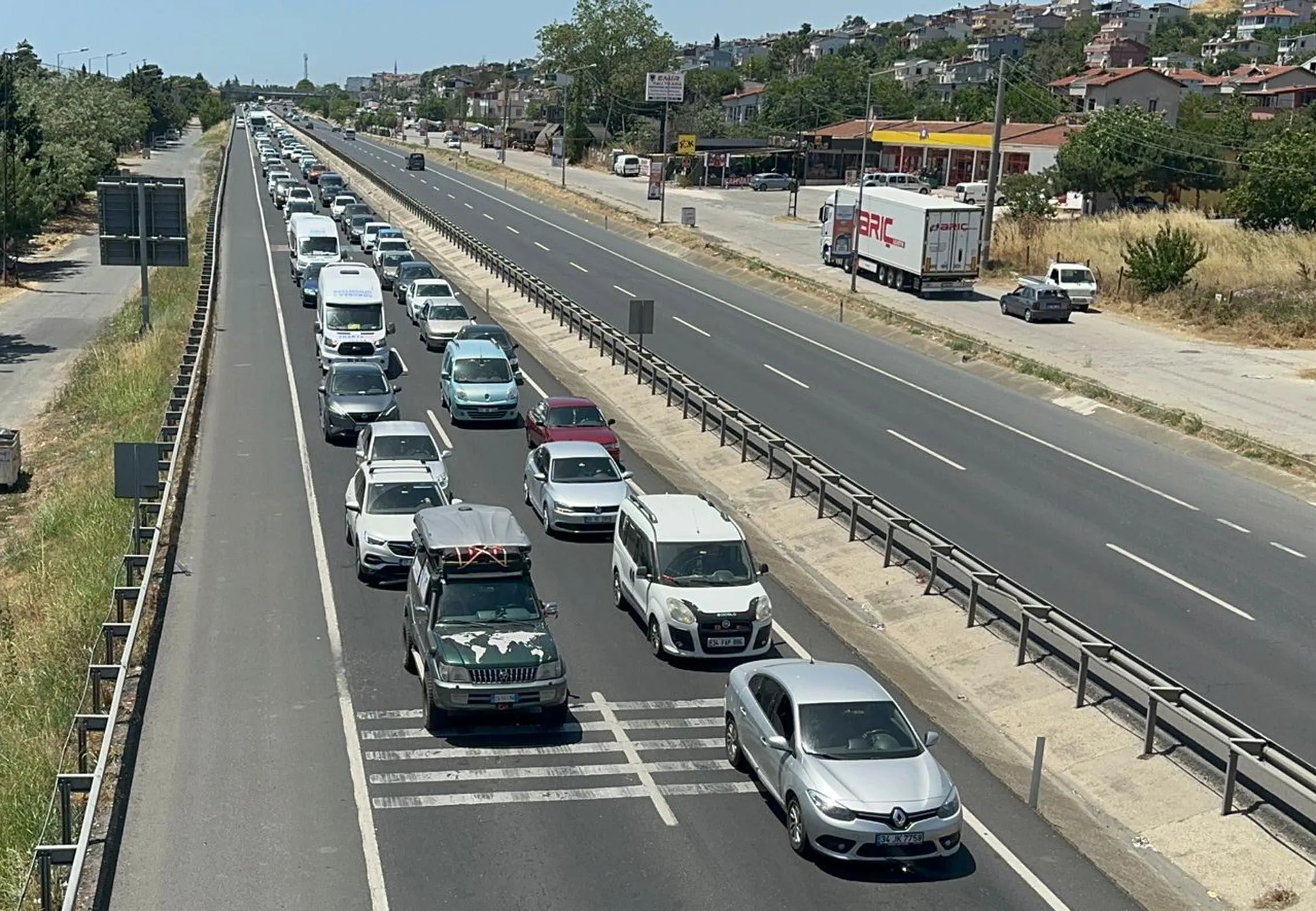 Tekirdağ’dan İstanbul’a son gün dönüş yoğunluğu Tekirdağ’dan İstanbul’a son gün dönüş yoğunluğu