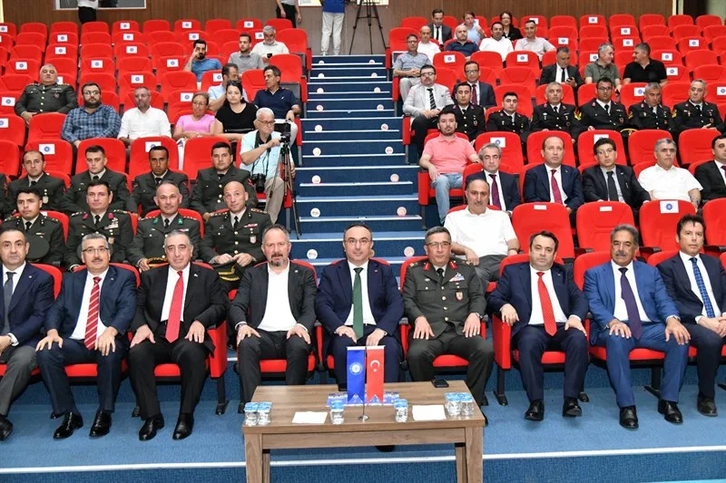 15 Temmuz Demokrasi ve Milli Birlik Günü Münasebetiyle Konferans Düzenlendi 15 Temmuz Demokrasi ve Milli Birlik Günü Münasebetiyle Konferans Düzenlendi