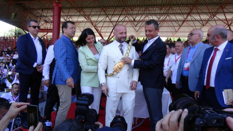 664’üncü Kırkpınar Ağası  Ufuk Özünlü oldu, kemeri Özgür Özel taktı