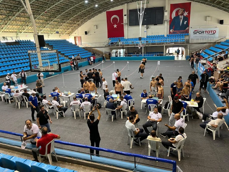 Edirne’de 663’üncü Kırkpınar Yağlı Güreşleri’ne katılacak 852 pehlivanın kaydı başladı