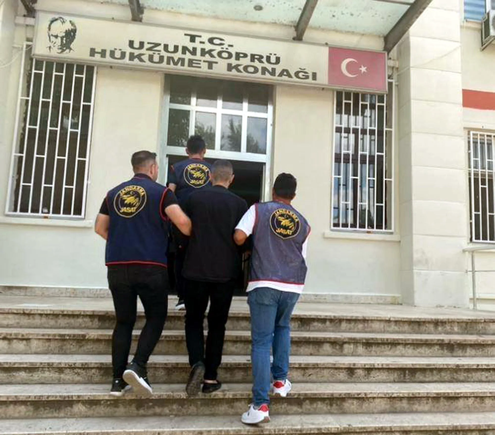 Edirne’de karavan hırsızlığında 3 tutuklama Edirne’de karavan hırsızlığında 3 tutuklama