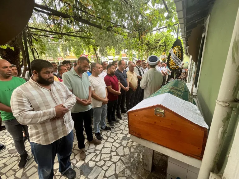 Edirne’de Meriç Nehri’nde hayatını kaybeden Sanem ve Mert, toprağa verildi