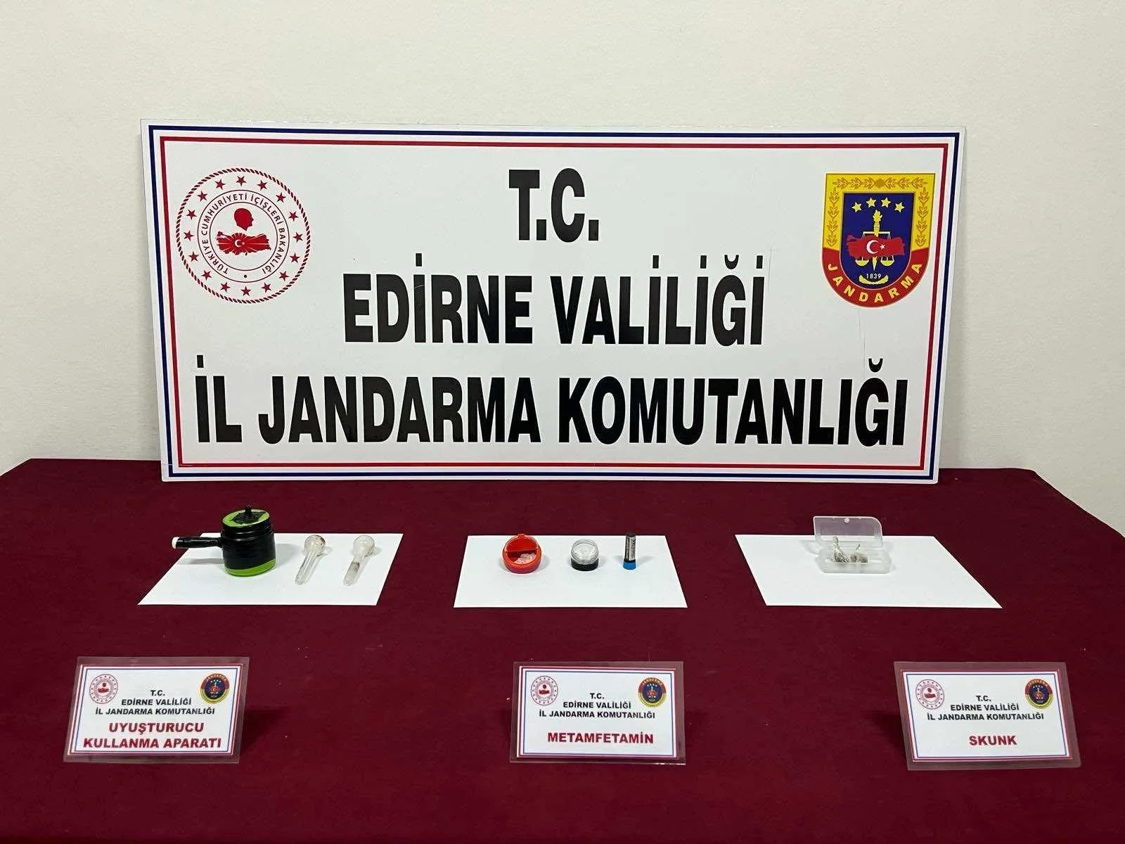 Edirne’de son 7.5 ayda 118 kişiye uyuşturucudan işlem yapıldı Edirne’de son 7.5 ayda 118 kişiye uyuşturucudan işlem yapıldı