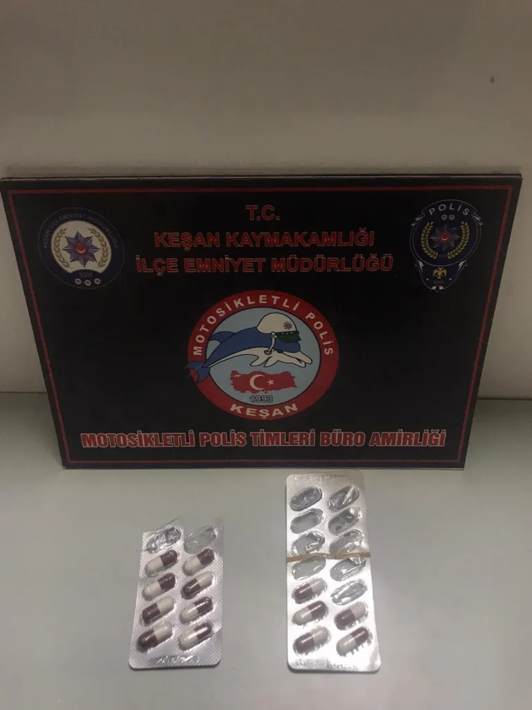 Edirne’de uyuşturucuyla yakalanan 2 şüpheliye gözaltı