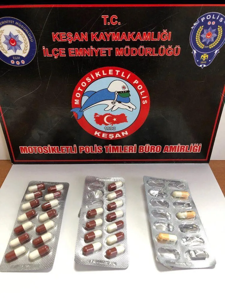 Edirne’de uyuşturucuyla yakalanan 4 şüpheliye gözaltı