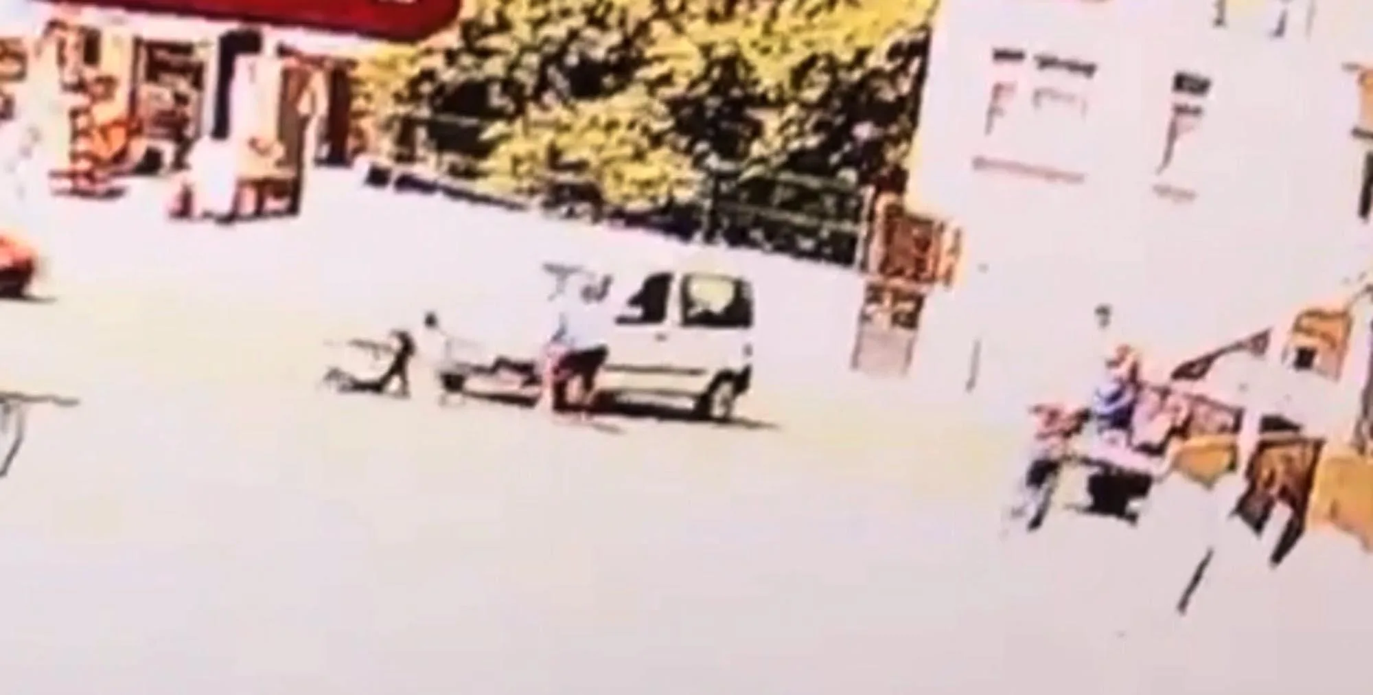 Hafif Ticari Aracın Çarptığı Babaanne İle 2 Torunu Yaralandı Hafif Ticari Aracın Çarptığı Babaanne İle 2 Torunu Yaralandı