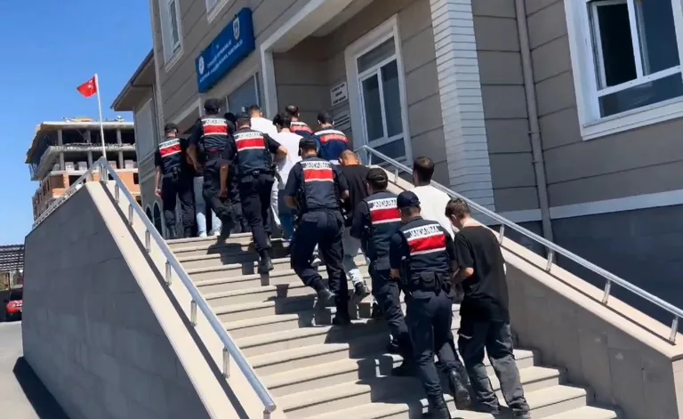 Dolandırıcılık Şüphelilerine Operasyon: 7 Gözaltı