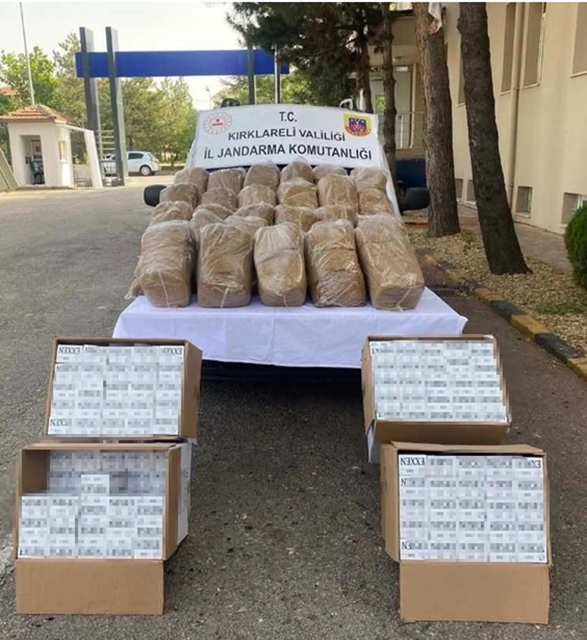 Kırklareli’de 40 bin makaron ve ele geçirildi Kırklareli’de 40 bin makaron ve ele geçirildi