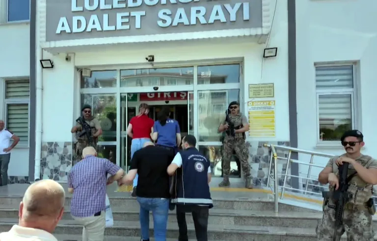 Kırklareli’de fuhuş operasyonuna yakalanan 14 şüpheli adliyede