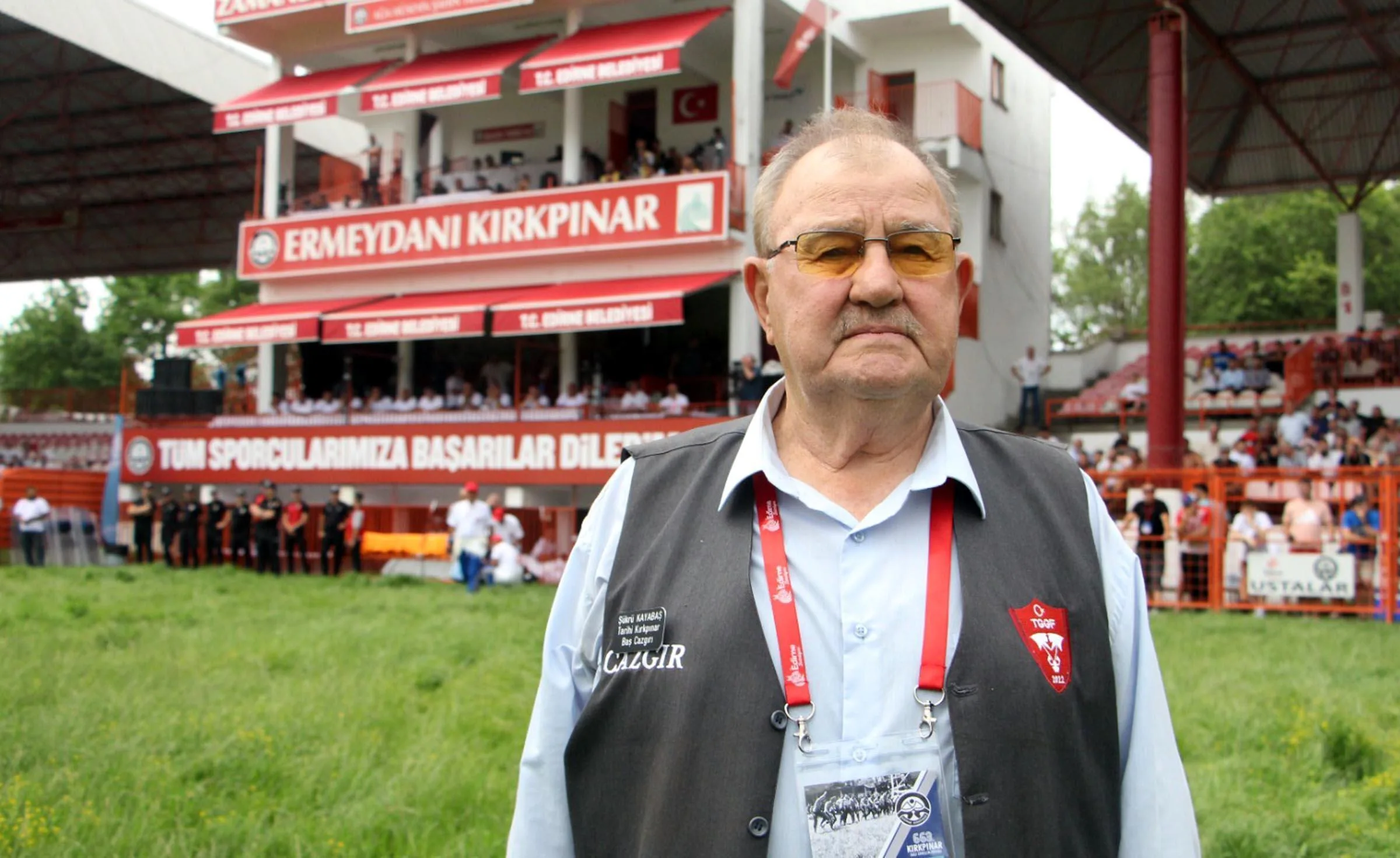 Kırkpınar’ın 60 yıllık başcazgırı Şükrü Kayabaş, ‘er meydanı’na veda ediyor Kırkpınar’ın 60 yıllık başcazgırı Şükrü Kayabaş, ‘er meydanı’na veda ediyor