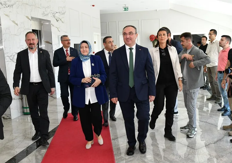 Şehit Aileleri ve Gaziler Onuruna Yemek Programı Düzenlendi Şehit Aileleri ve Gaziler Onuruna Yemek Programı Düzenlendi