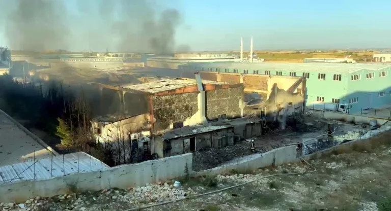Tekirdağ’da parfüm fabrikasında korkutan yangın / Ek fotoğraflar