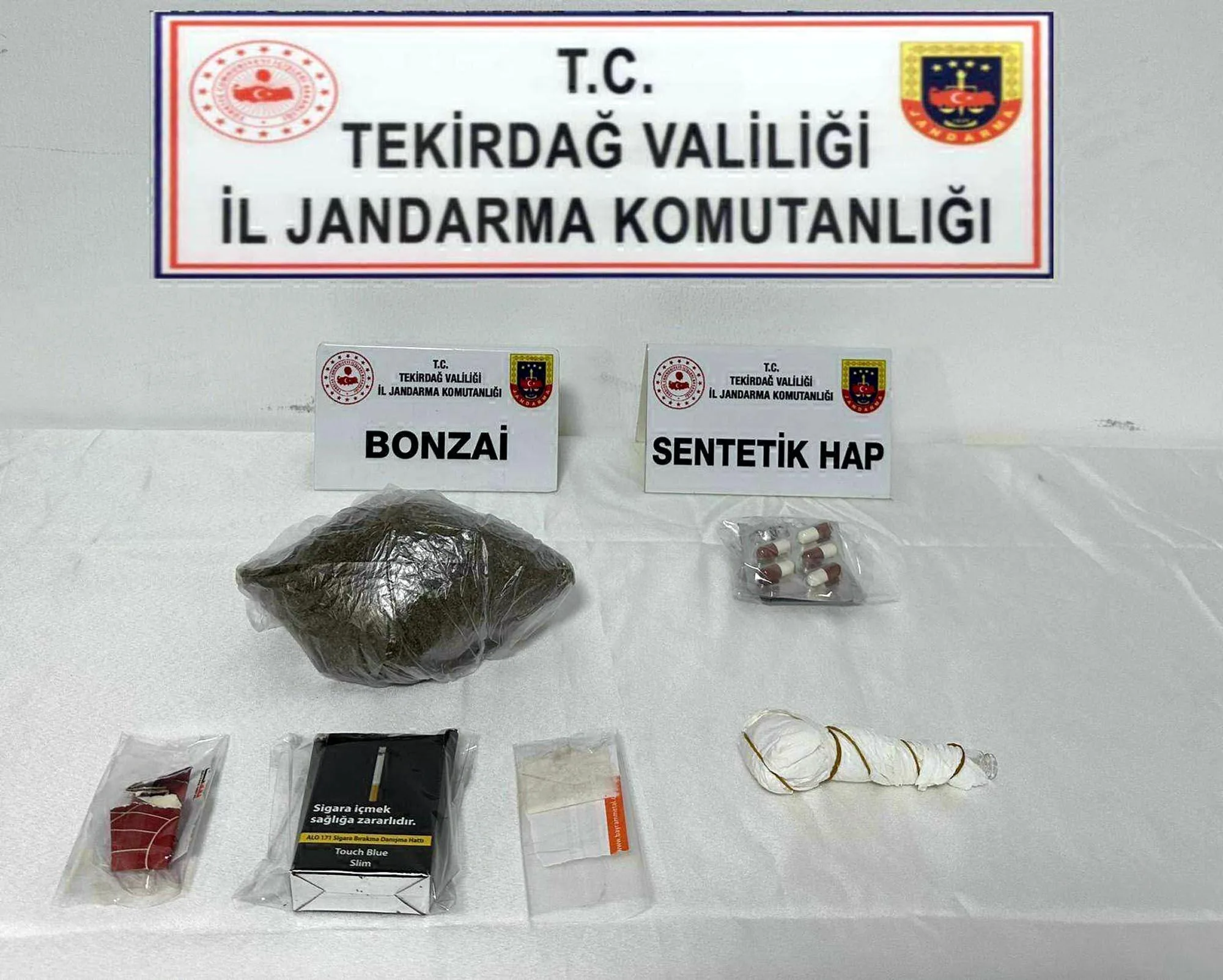 Uyuşturucu Operasyonunda 5 Gözaltı Uyuşturucu Operasyonunda 5 Gözaltı