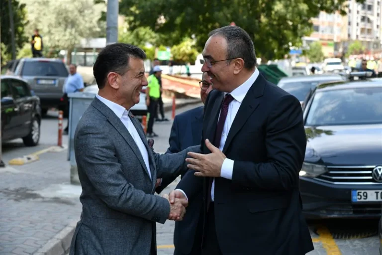Vali Soytürk Kapaklı Belediyesini Ziyaret Etti