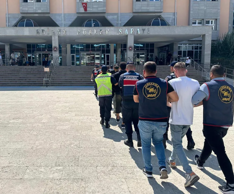 Yurt dışına kaçmak isterken yakalanan 7 hükümlü tutuklandı